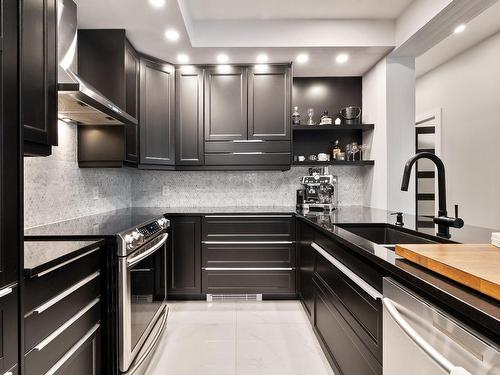 Kitchen - 2615 Rue Louis-Veuillot, Montréal (Mercier/Hochelaga-Maisonneuve), QC - Indoor Photo Showing Kitchen With Upgraded Kitchen