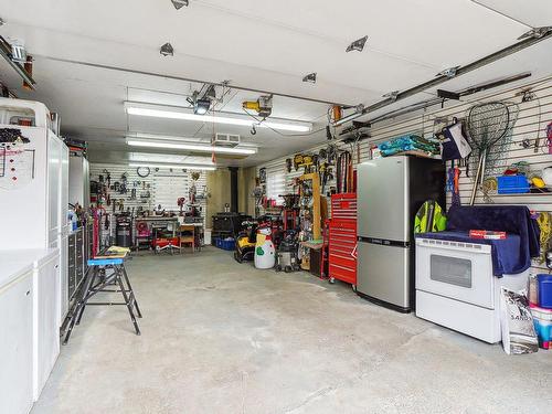 Garage - 138 Ch. Du Lac-Blanc, Saint-Donat, QC - Indoor Photo Showing Garage