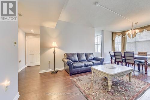 #115 -2199 Sixth Line, Oakville, ON - Indoor Photo Showing Living Room