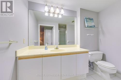 #115 -2199 Sixth Line, Oakville, ON - Indoor Photo Showing Bathroom