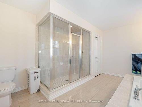 197 Thornbush Blvd, Brampton, ON - Indoor Photo Showing Bathroom