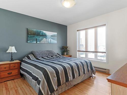 Chambre Ã  coucher principale - 101 25E Avenue, Sainte-Barbe, QC - Indoor Photo Showing Bedroom