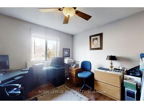 1097 Ferrier Ave, Innisfil, ON - Indoor Photo Showing Office