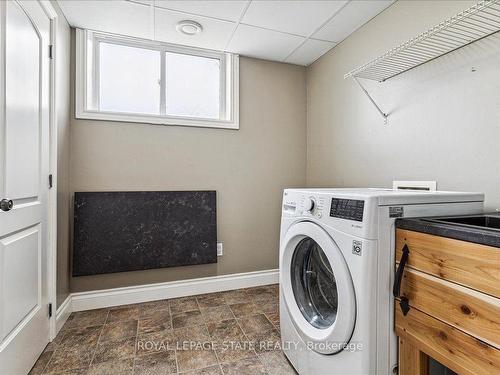 5117 Canborough Rd, West Lincoln, ON - Indoor Photo Showing Laundry Room