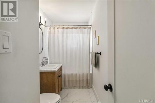 381 Montgomery Street, Fredericton, NB - Indoor Photo Showing Bathroom