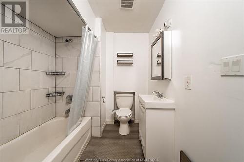 1320 Goyeau, Windsor, ON - Indoor Photo Showing Bathroom