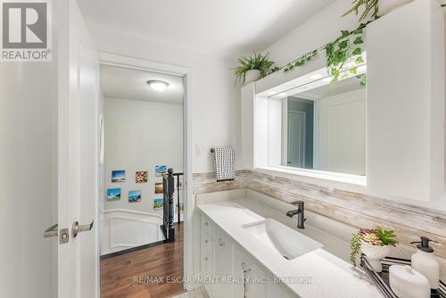 #2 -2248 Upper Middle Rd S, Burlington, ON - Indoor Photo Showing Bathroom