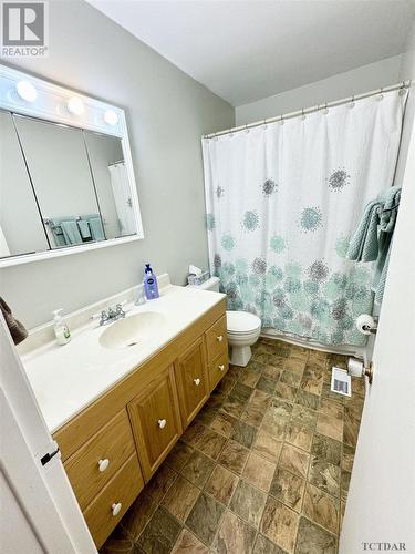 19 Albany St, Kapuskasing, ON - Indoor Photo Showing Bathroom