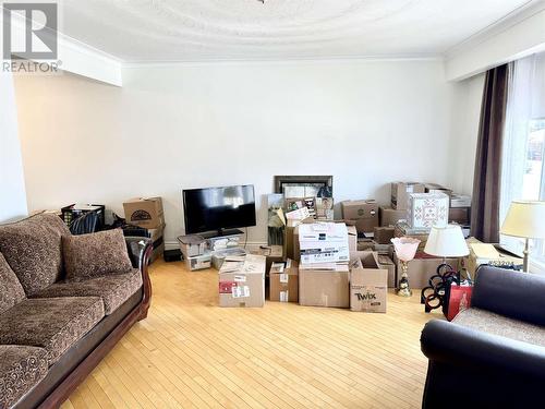19 Albany St, Kapuskasing, ON - Indoor Photo Showing Living Room