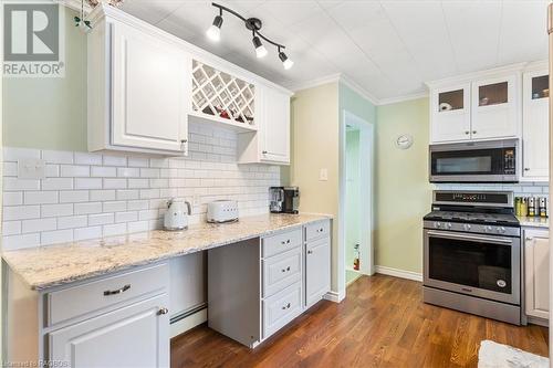 2020 5Th Avenue W, Owen Sound, ON - Indoor Photo Showing Kitchen