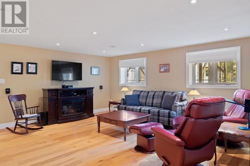 4 O'Rourke'S Road, Holyrood, NL - Indoor Photo Showing Living Room