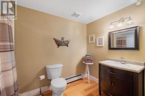 4 O'Rourke'S Road, Holyrood, NL - Indoor Photo Showing Bathroom