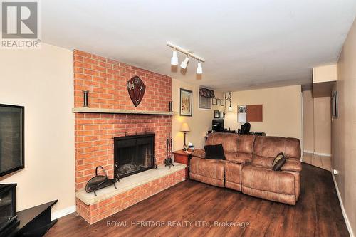 617 Weyburn Sq, Pickering, ON - Indoor Photo Showing Living Room With Fireplace