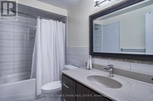 #35 -33 Dundalk Dr, Toronto, ON - Indoor Photo Showing Bathroom