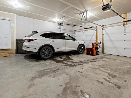 157 Cutlass Drive, Steinbach, MB - Indoor Photo Showing Garage