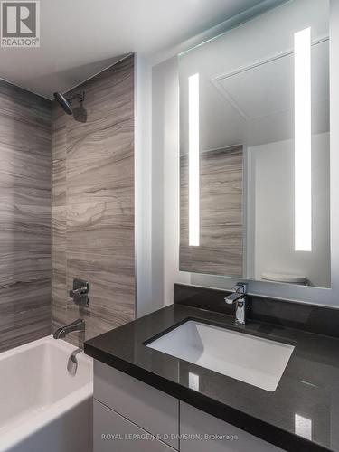 #2012 -188 Cumberland St, Toronto, ON - Indoor Photo Showing Bathroom