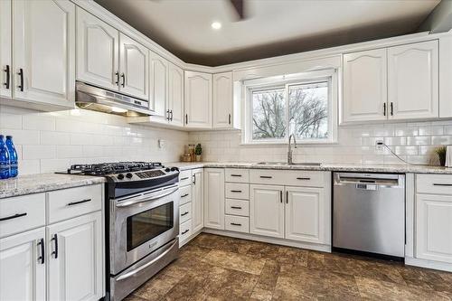 5117 Canborough Road, Wellandport, ON - Indoor Photo Showing Kitchen With Upgraded Kitchen