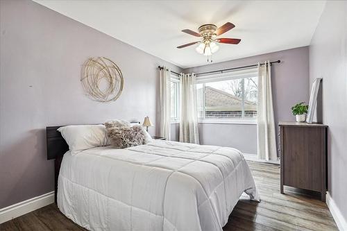5117 Canborough Road, Wellandport, ON - Indoor Photo Showing Bedroom