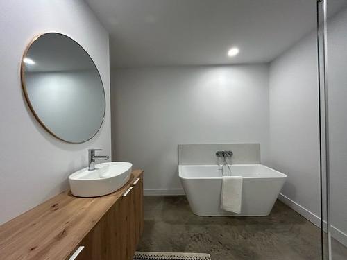 Salle de bains - 2012 Ch. Du Village, Mont-Tremblant, QC - Indoor Photo Showing Bathroom