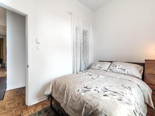Chambre Ã Â coucher - 1219 Rue Atateken, Montréal (Ville-Marie), QC - Indoor Photo Showing Bedroom