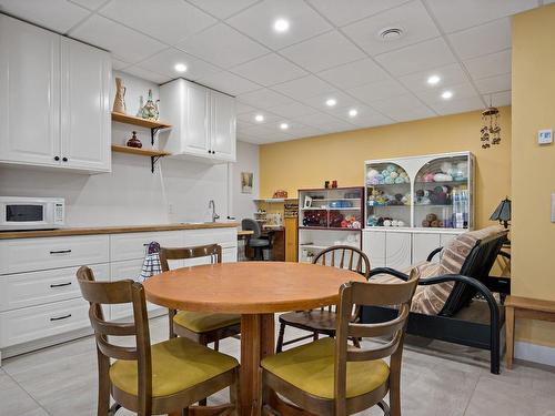 Salle familiale - 260 Ch. Girouard, Rivière-Rouge, QC - Indoor Photo Showing Dining Room