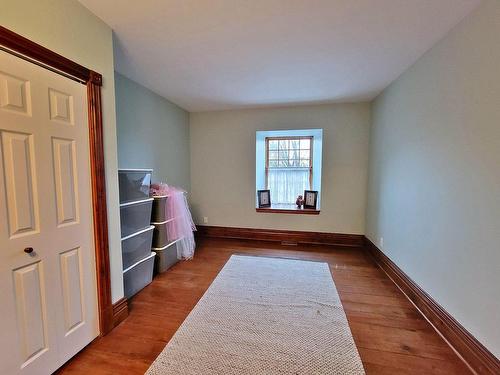 Bedroom - 582 Route Des Outaouais, Brownsburg-Chatham, QC - Indoor Photo Showing Other Room