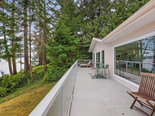 7770 Ships Point Rd, Fanny Bay, BC - Outdoor