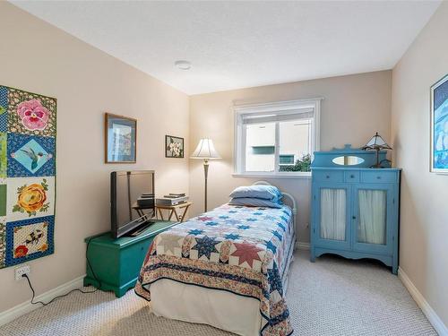 6038 Salish Rd, Duncan, BC - Indoor Photo Showing Bedroom