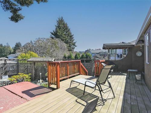 6250 Azure Rd, Nanaimo, BC - Outdoor With Deck Patio Veranda