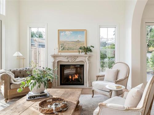 1307 Transit Rd, Oak Bay, BC - Indoor Photo Showing Living Room With Fireplace