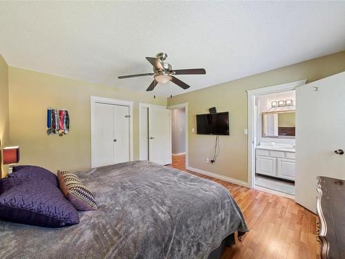 763 Helvetia Cres, Saanich, BC - Indoor Photo Showing Bedroom