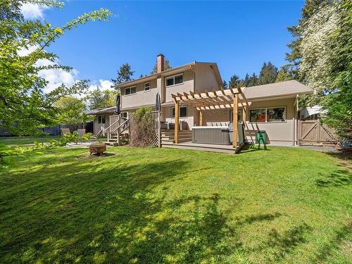 763 Helvetia Cres, Saanich, BC - Outdoor With Deck Patio Veranda