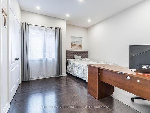 24 Foxtail Crt, Halton Hills, ON - Indoor Photo Showing Bedroom