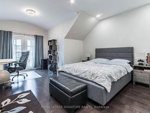 24 Foxtail Crt, Halton Hills, ON - Indoor Photo Showing Bedroom
