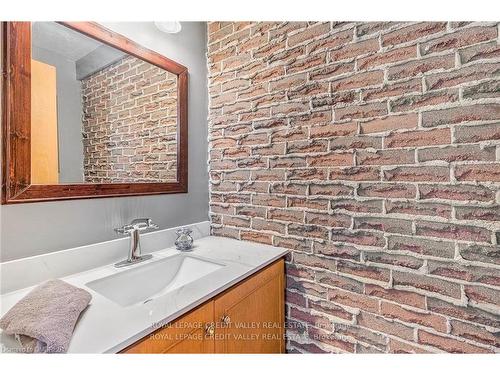 28 Parkview Pl, Brampton, ON - Indoor Photo Showing Bathroom