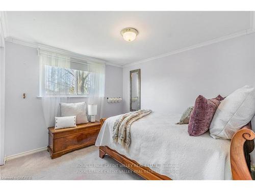 28 Parkview Pl, Brampton, ON - Indoor Photo Showing Bedroom