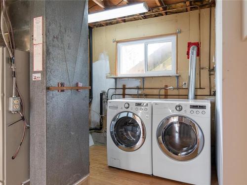 3622 Apsley Ave, Nanaimo, BC - Indoor Photo Showing Laundry Room