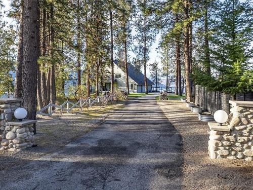 3943 Trepanier Heights Place, Peachland, BC - Outdoor