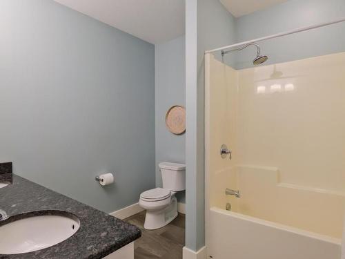 7345 Pointe Sage Drive, Coldstream, BC - Indoor Photo Showing Bathroom