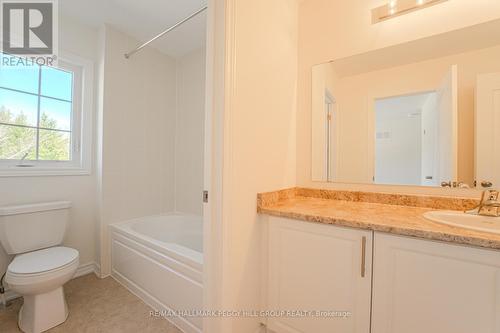 117 Hawkins St, Georgina, ON - Indoor Photo Showing Bathroom