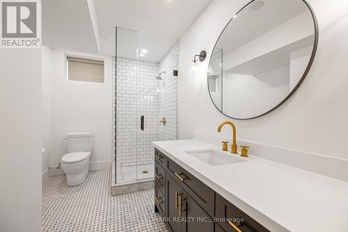 2048 Peak Pl, Oakville, ON - Indoor Photo Showing Bathroom