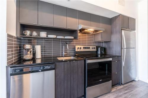 1119 Cooke Boulevard|Unit #B625, Burlington, ON - Indoor Photo Showing Kitchen With Stainless Steel Kitchen