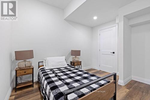 308 Appleby Line, Burlington, ON - Indoor Photo Showing Bedroom