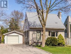 40 RIVER RD  Mississauga, ON L5M 1R7