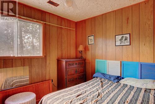 18 Hargrave Rd, Kawartha Lakes, ON - Indoor Photo Showing Bedroom