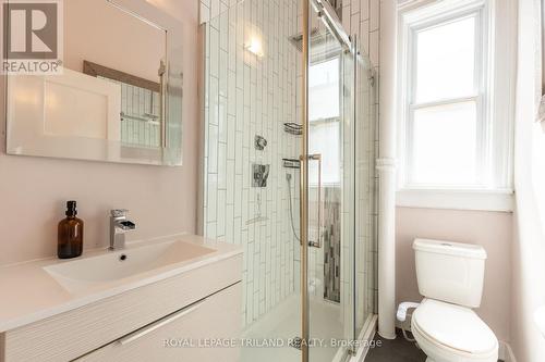 735 Waterloo Street, London, ON - Indoor Photo Showing Bathroom