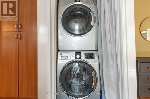 735 Waterloo St, London, ON - Indoor Photo Showing Laundry Room