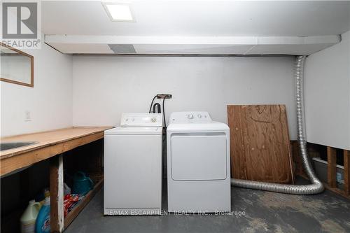 17 Rosemount Drive, Welland, ON - Indoor Photo Showing Laundry Room