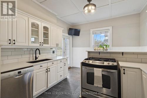 123 Cathcart St, London, ON - Indoor Photo Showing Kitchen With Double Sink