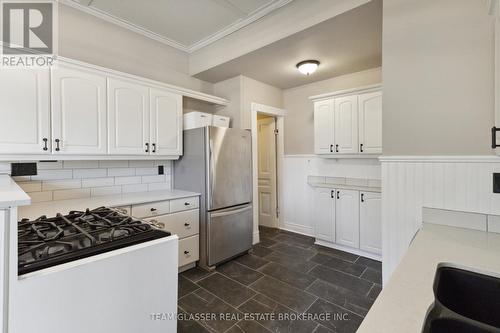 123 Cathcart St, London, ON - Indoor Photo Showing Kitchen